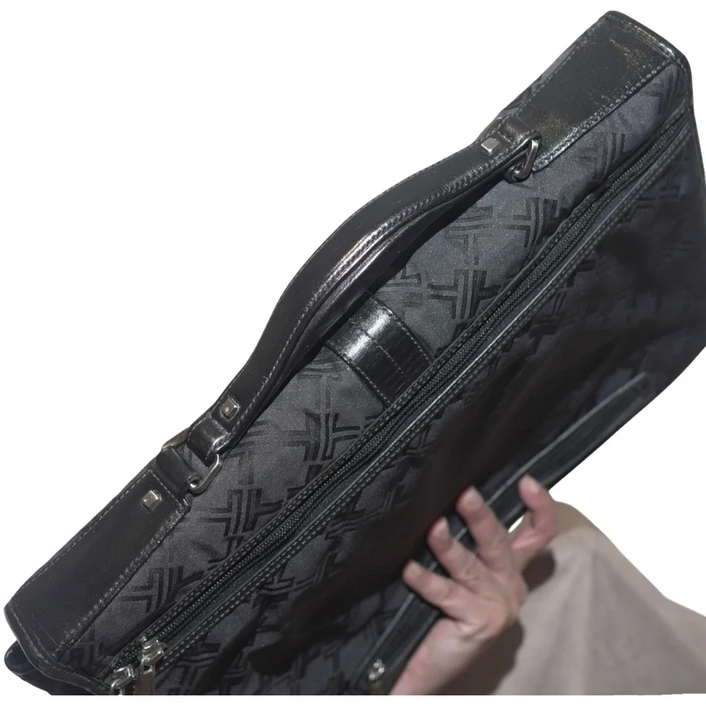 Tumi description signature